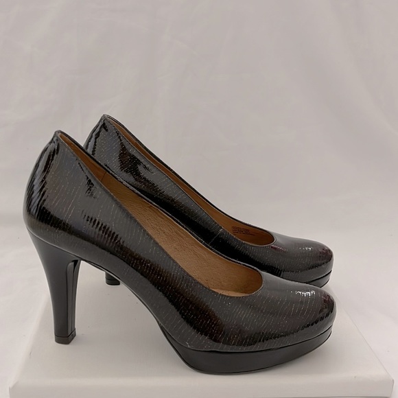 Nuture Chocolate colored High Heel 💋 - Picture 1 of 3